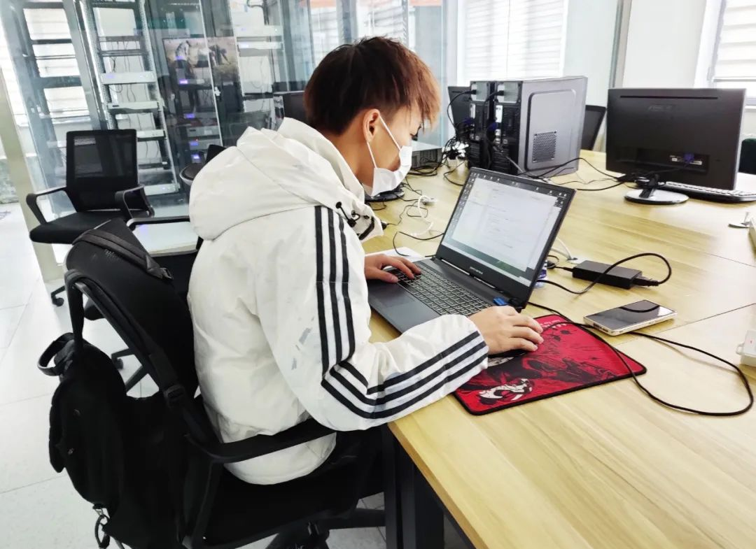 服务客户，PA真人视讯人是认真的!